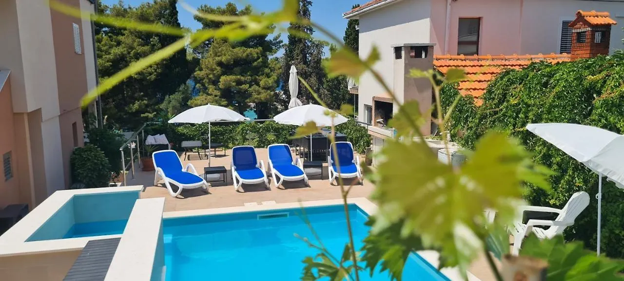 Apartments Villa Natali - Heating Pool contacts